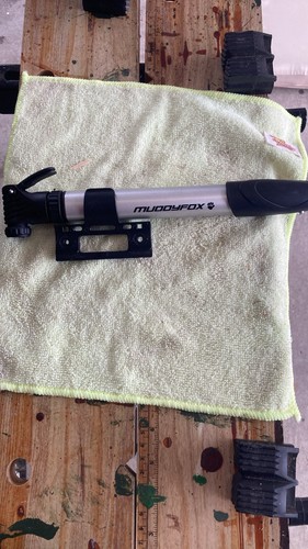 Muddyfox cycle pump includes